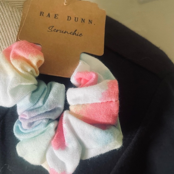 Be Proud 🌈 Pride Month Tee NEW with bonus Scrunchie -S- - Picture 4 of 4